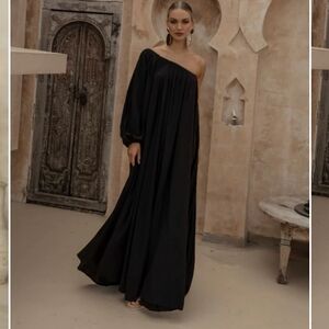 New ERIKA PENA Maxi Dress Inigo